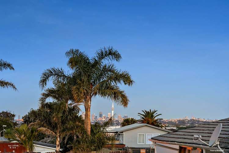 7 Bordeaux Parade Te Atatu South_1