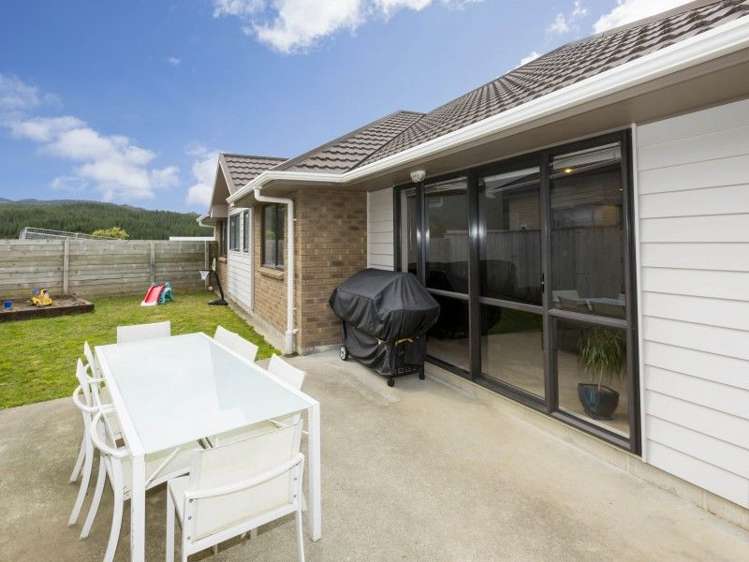 6 Mcewen Crescent Riverstone Terraces_18