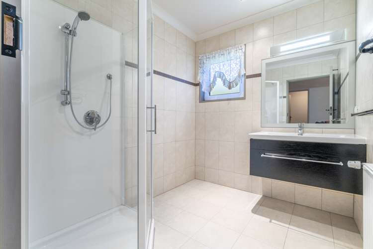 2 David Street Riverton_25