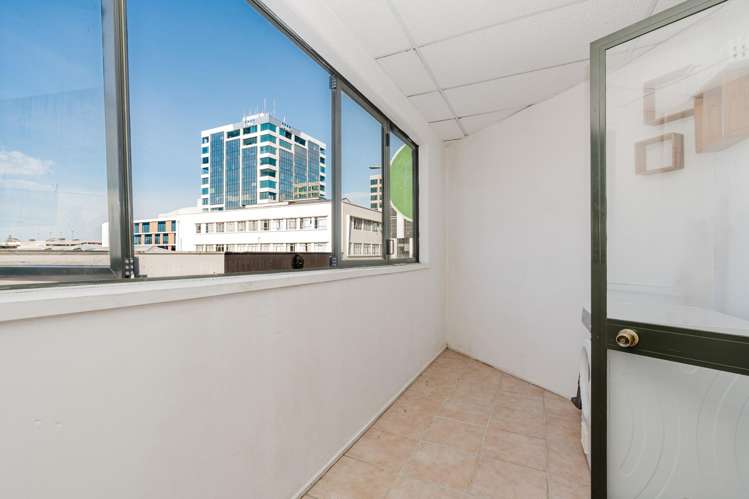 8/110 Alexandra Street Hamilton Central_2
