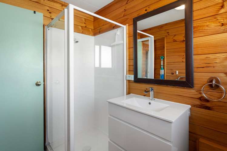 5 Leah Road Wharekaho_17