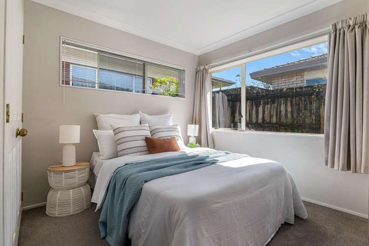 1/2 Doment Crescent Orewa_14