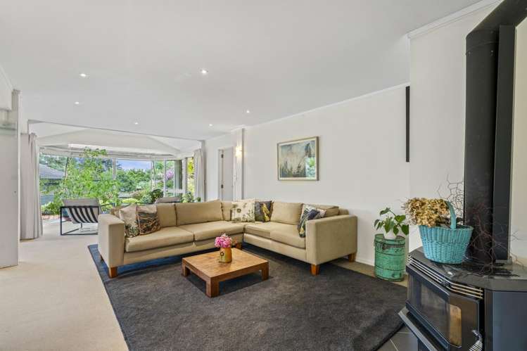 1082 Sandspit Road Sandspit_11