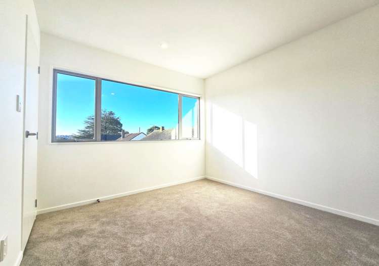 8a Taurima Avenue Point England_10