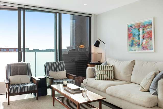 Prime Location - Bedroom + Office