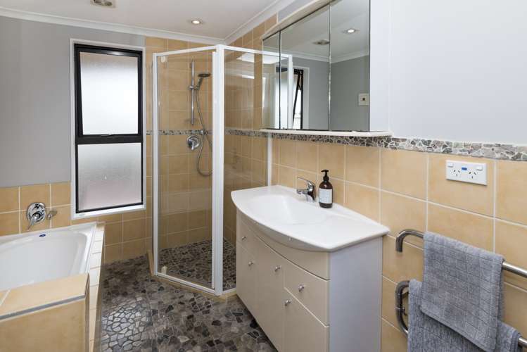 1/1 Paparoa Road Cockle Bay_21