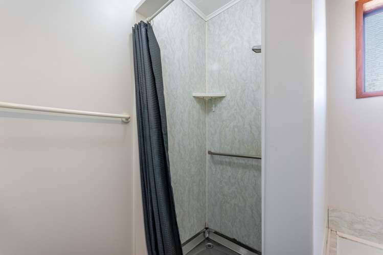 2/10 Miro Street Glenwood_16