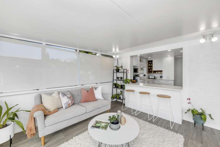 12 Mirrabooka Avenue Botany Downs_13