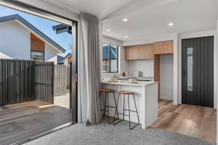 6 Armson Close_2