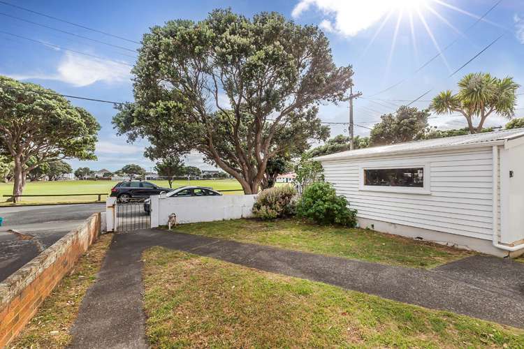 36 Burnham Street Seatoun_17
