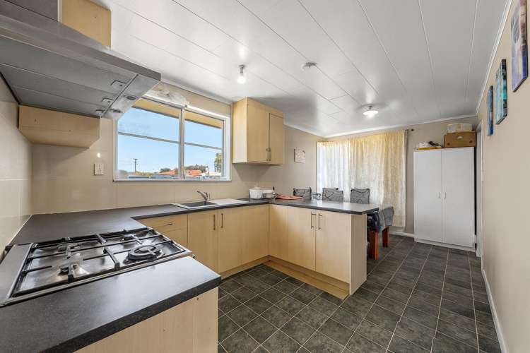 142 Preston Road Otara_9