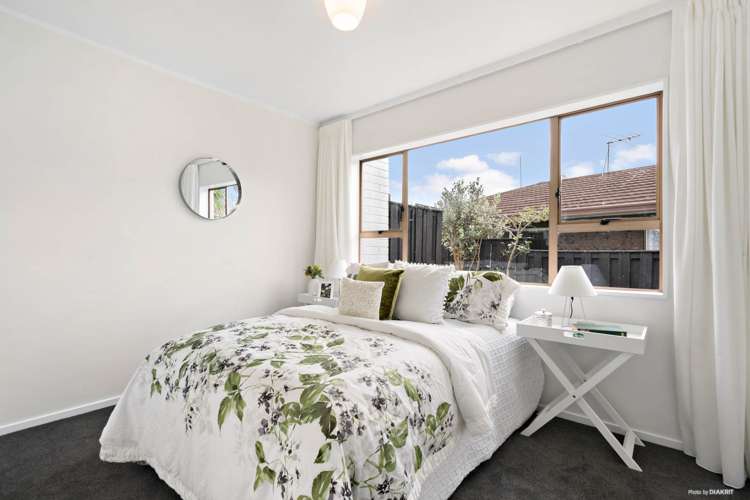 1/3 Bramley Drive Farm Cove_8
