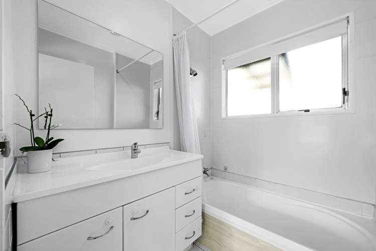 77b Elliston Crescent Stanmore Bay_15