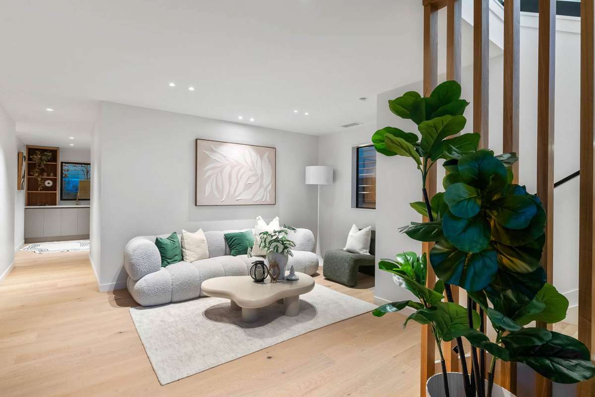 437 East Coast Road_5