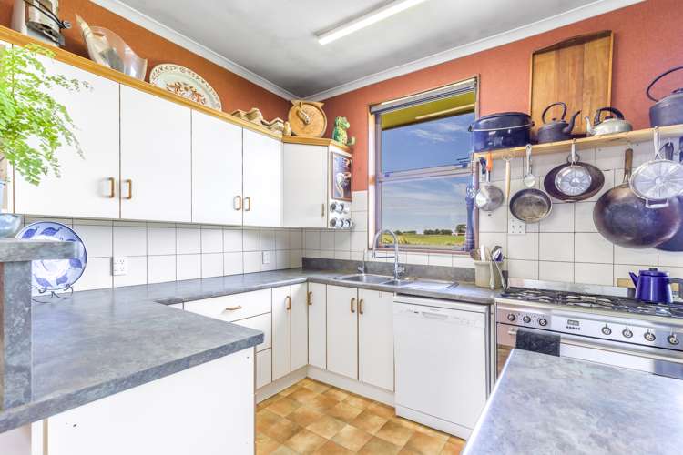 56 Clark Road Omaui_12