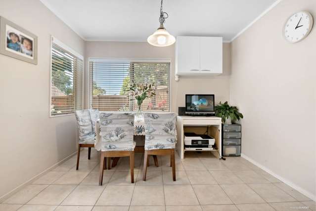 2/21 Santiago Crescent Unsworth Heights_3