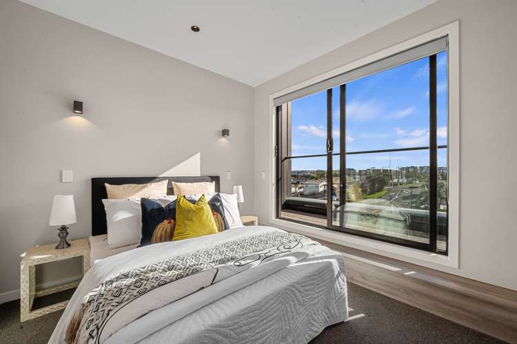 10/12 Burns Avenue Takapuna_11