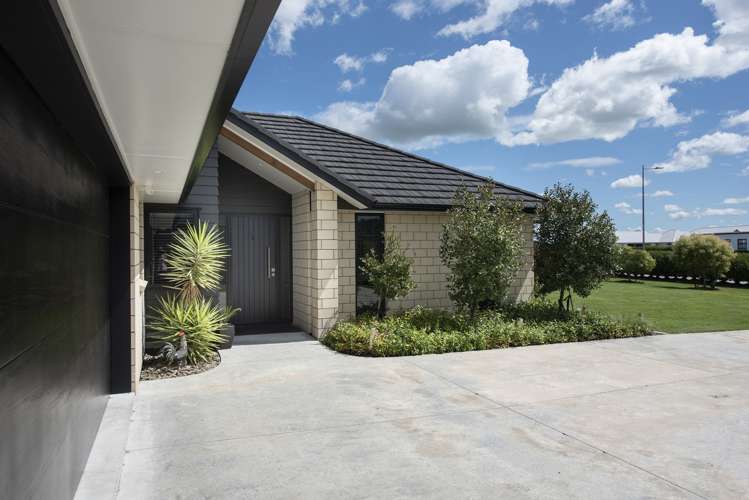 17 Alan Livingston Drive Cambridge_22