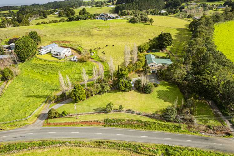 9 Going Road Matarau_24