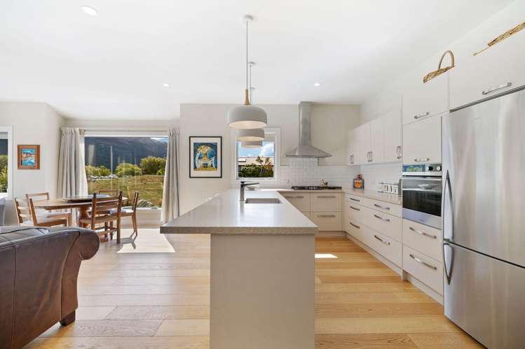 43 Benmore Place Glenorchy_19