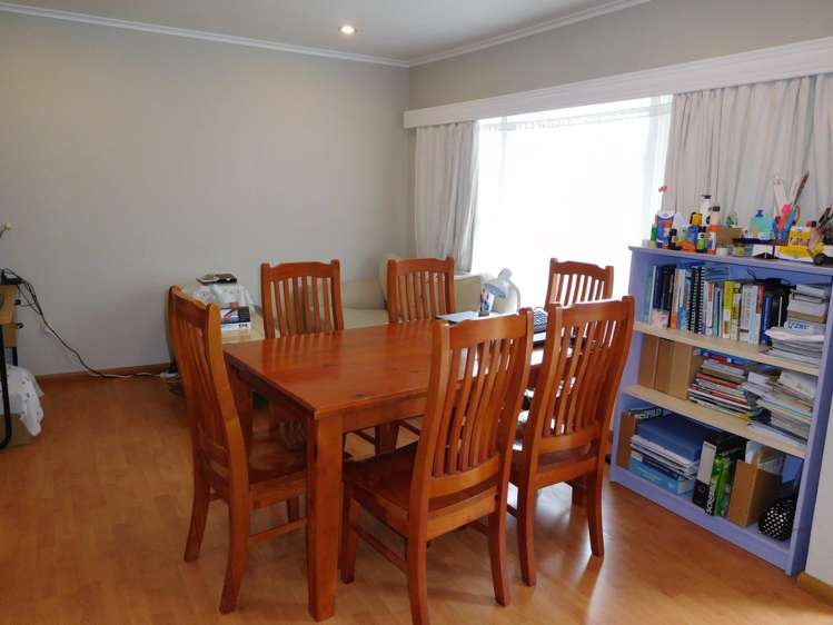 2/12 Trafalgar Road Milford_3