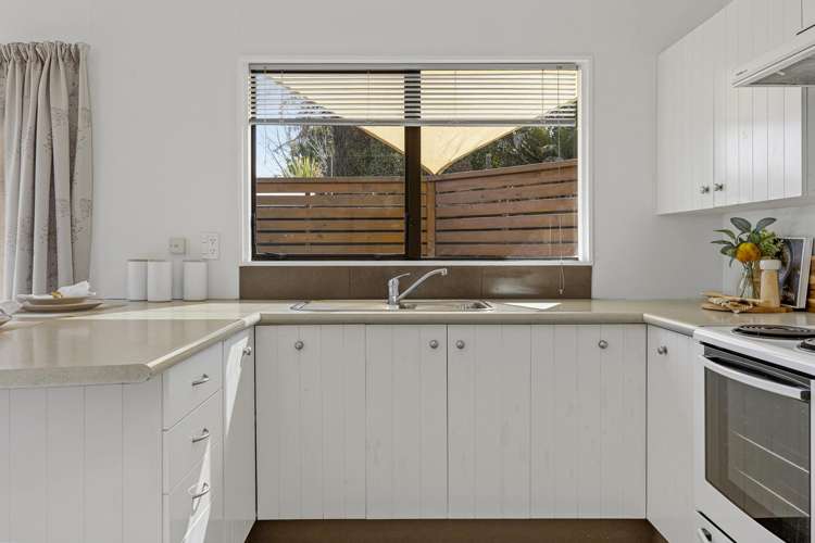 2/10 Koha Road Town Centre_9