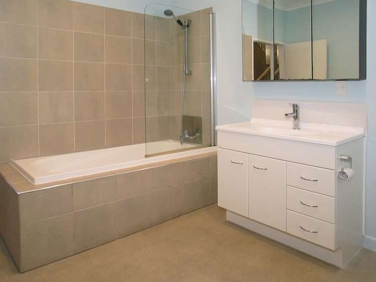 21a Kiriwai Road Paremata_13