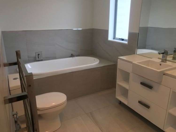 55 Mackay Drive Greenhithe_12