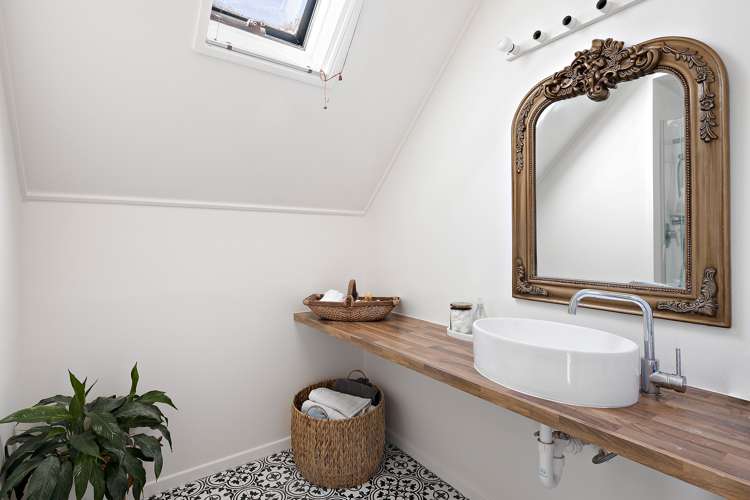 8/14 Harriett Street Thorndon_12