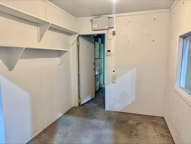 Unit 1, 154 Queen Street Cambridge_3