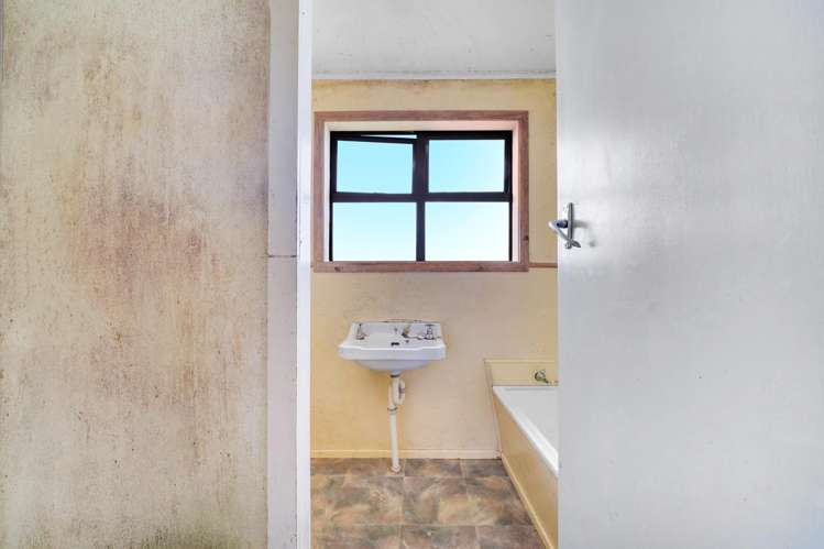 9 Michelle Place Mangere_10