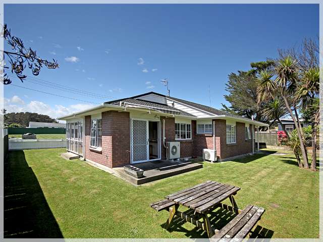 1 Chrystall Street Foxton Beach_4