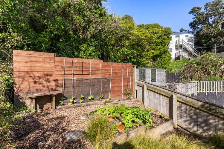 10 Bourbon Terrace Karori_21