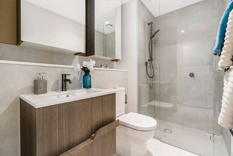 3606/10 Commerce Street City Centre_12