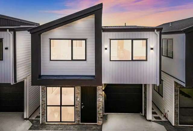 Finest in Papatoetoe! Walk to Town Centre !