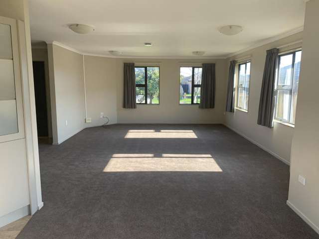 100 Barrington Drive Huntington_1