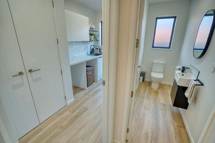 160 Coulson Road Paroa_25