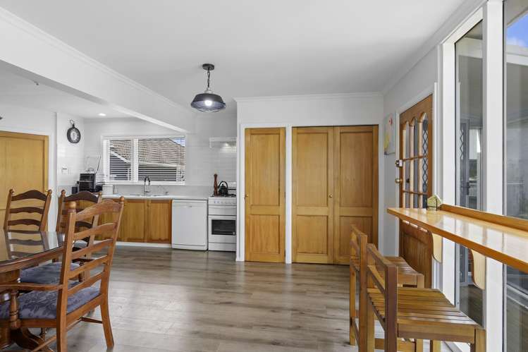 17 Burden Avenue Wainuiomata_7