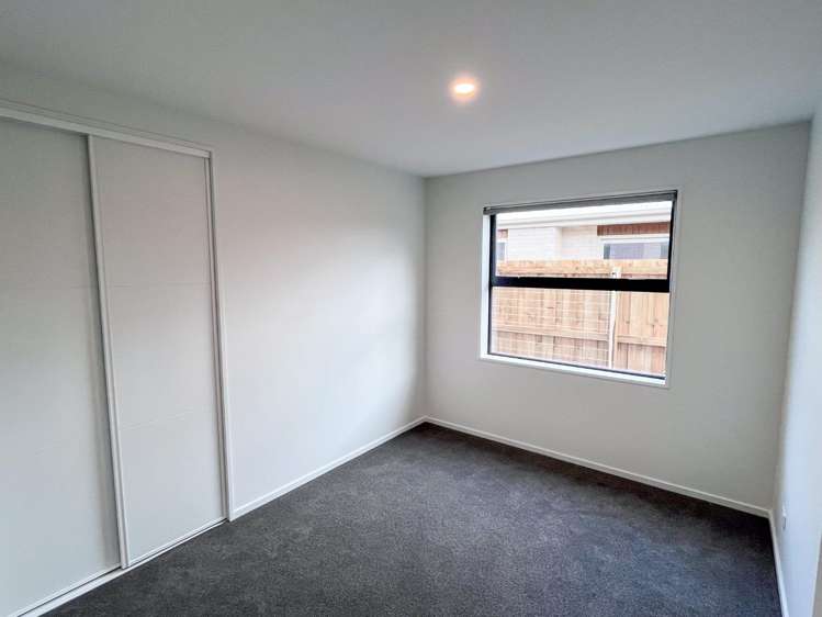 4 Accadia Drive 11103_6