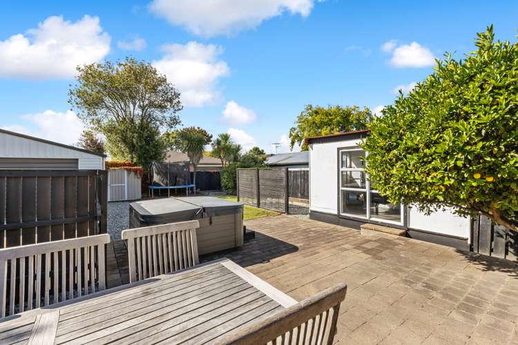 8 Gilwell Street Burwood_13