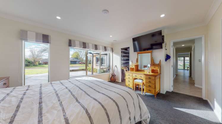 165 The Oaks Drive Leamington_10