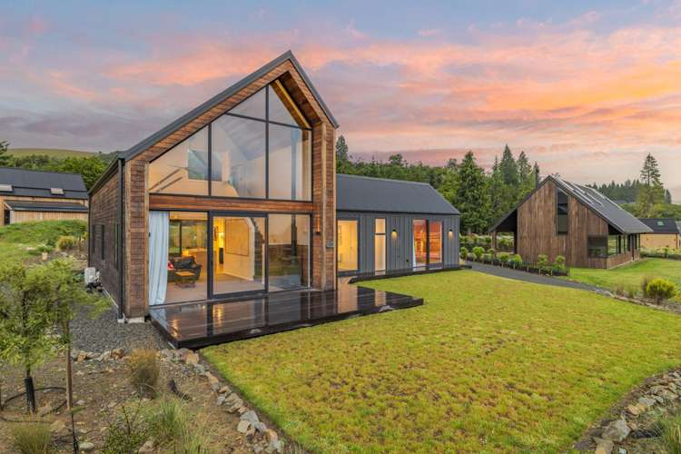 50 Luge Loop Castle Hill_3