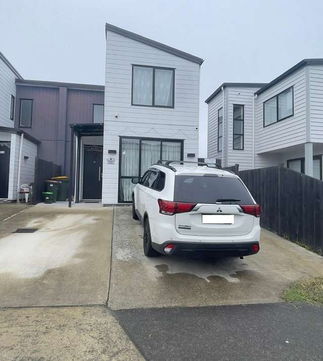 Modern Family Home in Papakura