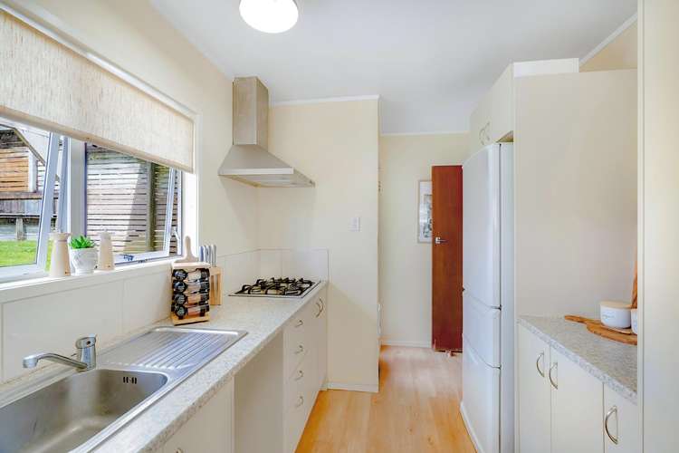 76 Amanda Avenue Dinsdale_3