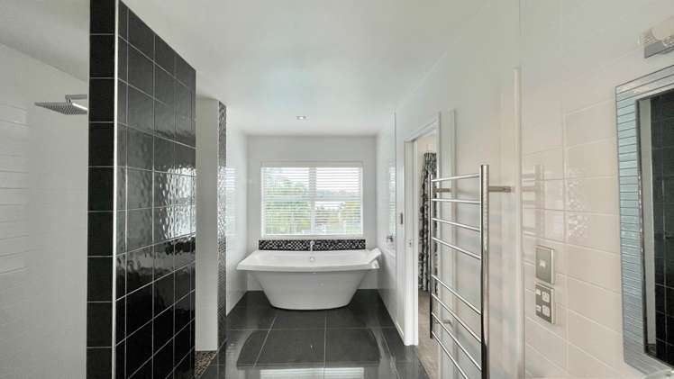 77 James Paige Lane Riverhead_12