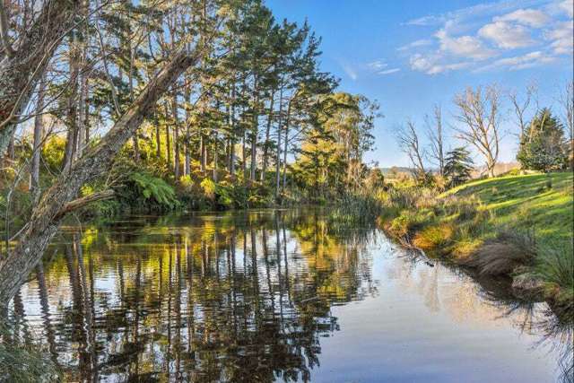 Lifestyle living, minutes from town