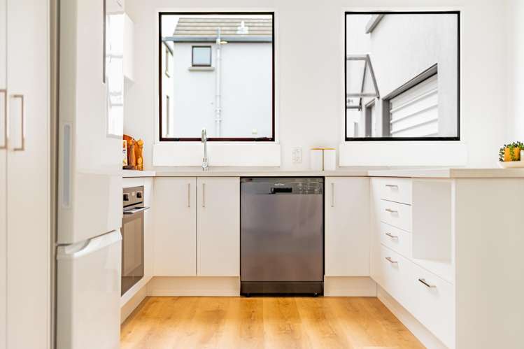 4/16 Derby Street Saint Albans_5