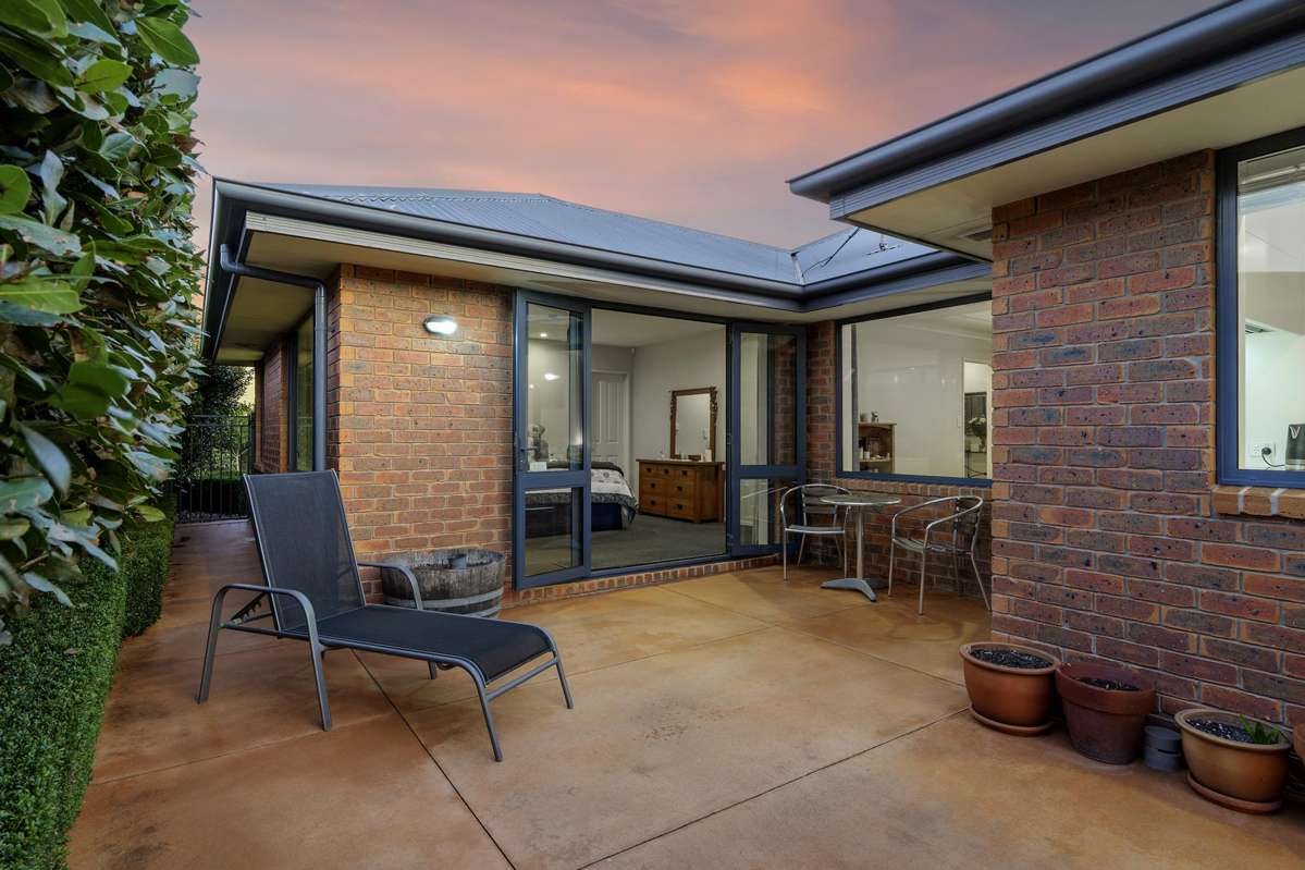 110 Regents Park Drive_1