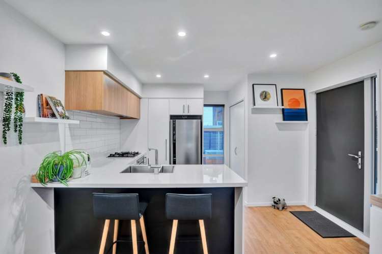 2/16 Hamill Road Halswell_6