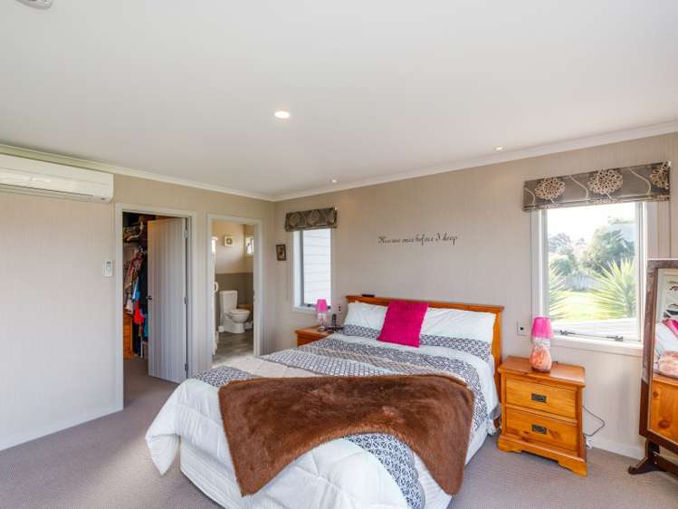 12 Shakespeare Way Kelvin Grove_15